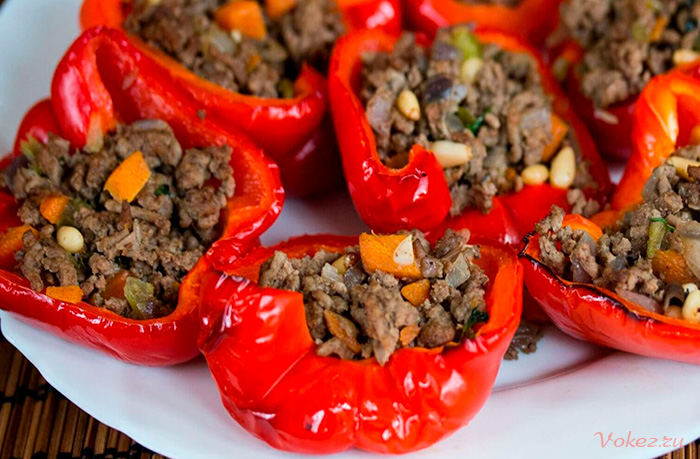 Перец фаршированный кускусом и кедровыми орехами