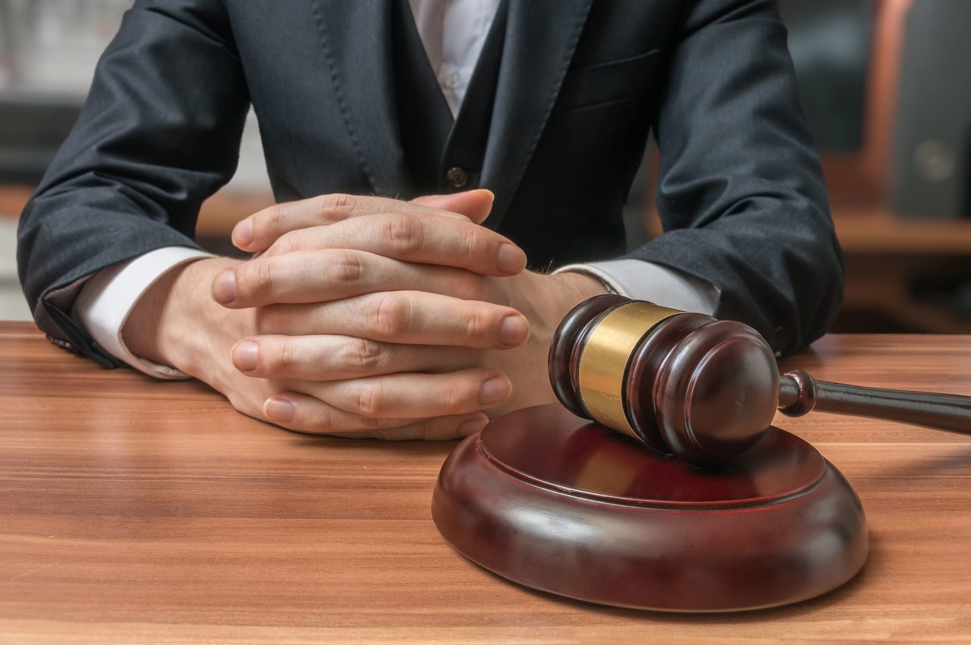 Услуги адвоката по уголовным делам